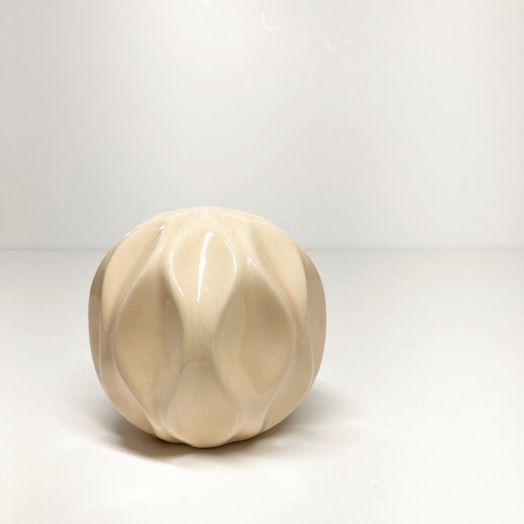 DECORATIVE Peachy Cream Ceramic Detail Round Ball